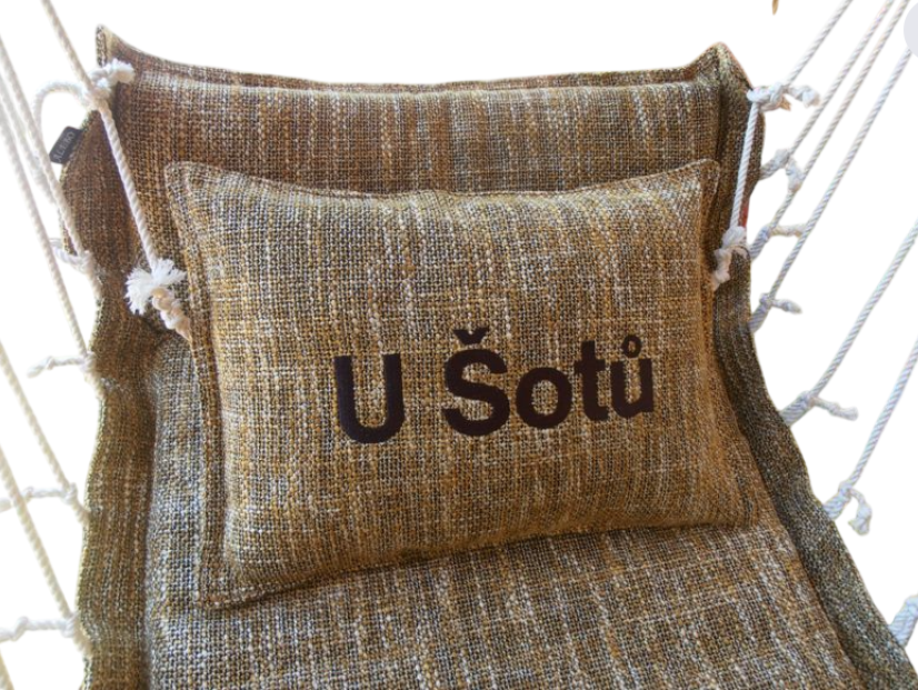 Výšivka na křeslo